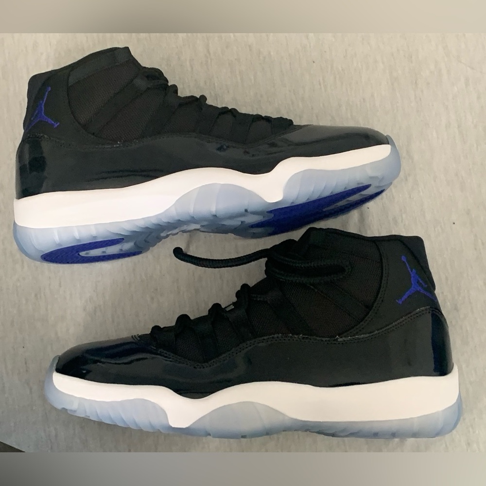 Jordan 11s Space Jams - Picture 2 of 4